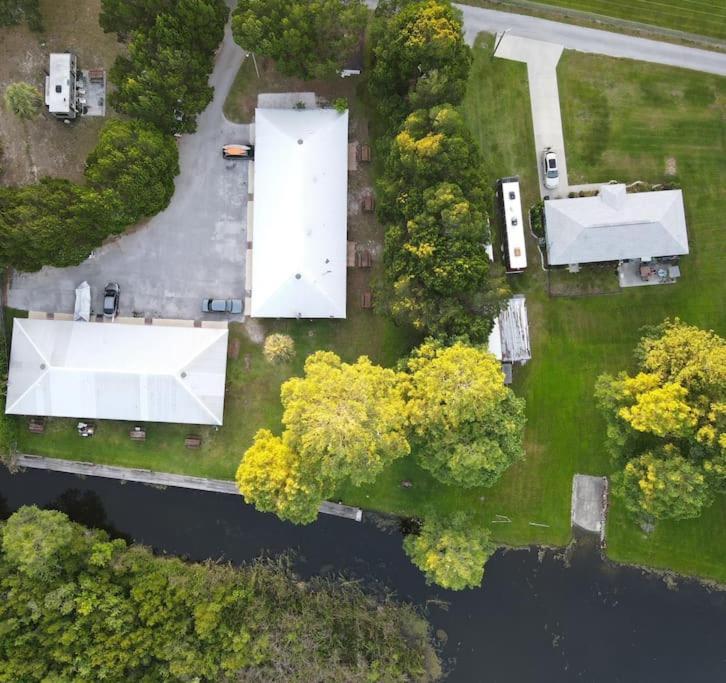 Ferienwohnung Professor Rousseau'S Manatee Bay Crystal River Exterior foto